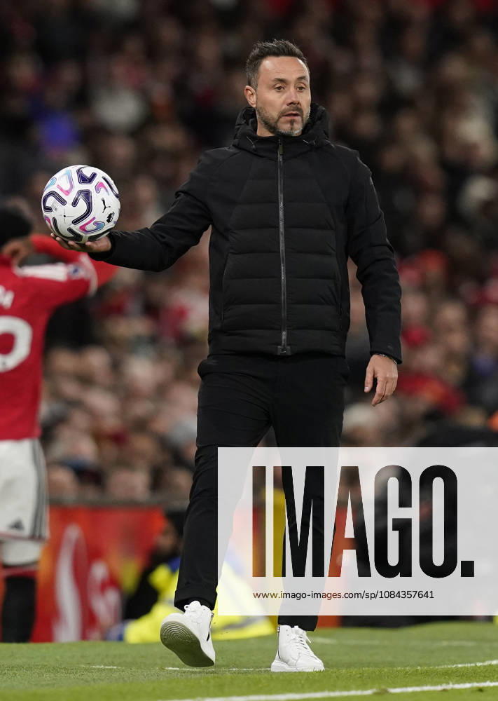 Manchester, England, 10th October 2026. Roberto De Zerbi manager of Tottenham Hotspur during the Manchester United, ManU vs Tottenham Hotspur Premier League match at Old Trafford, Manchester. Picture credit should read: Andrew Yates Sportimage . SPI_092_AY_MANUTD_SPURS SPI-5058-0096