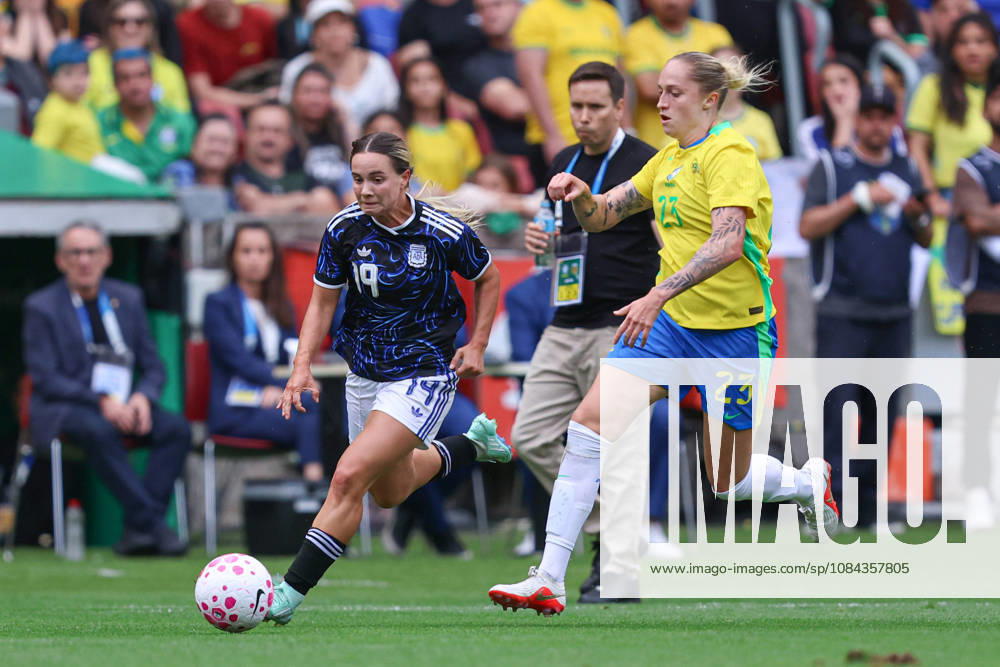 10th October 2026; Beira-Rio Stadium, Porto Alegre, Brazil; Friendlies Women Football, Brazil versus Argentina; Isa Haas of Brazil battles for possession with Agostina Holzheier of Argentina MaxxPeixoto