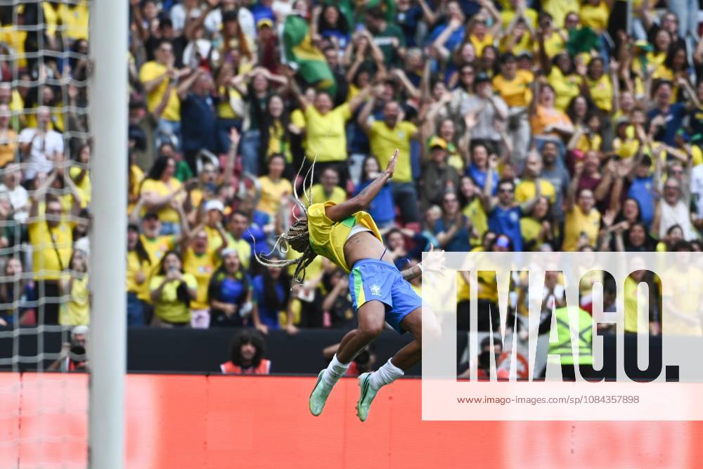 Match between Brazil and Argentina for the women s national team, Nationalteam friendly Geyse scores the goal during the match between Brazil and Argentina, valid for the friendly of the women s national team, held at the Beira-Rio stadium, in Porto Alegre this Saturday (10) Porto Alegre Rio Grande do Sul Brasil