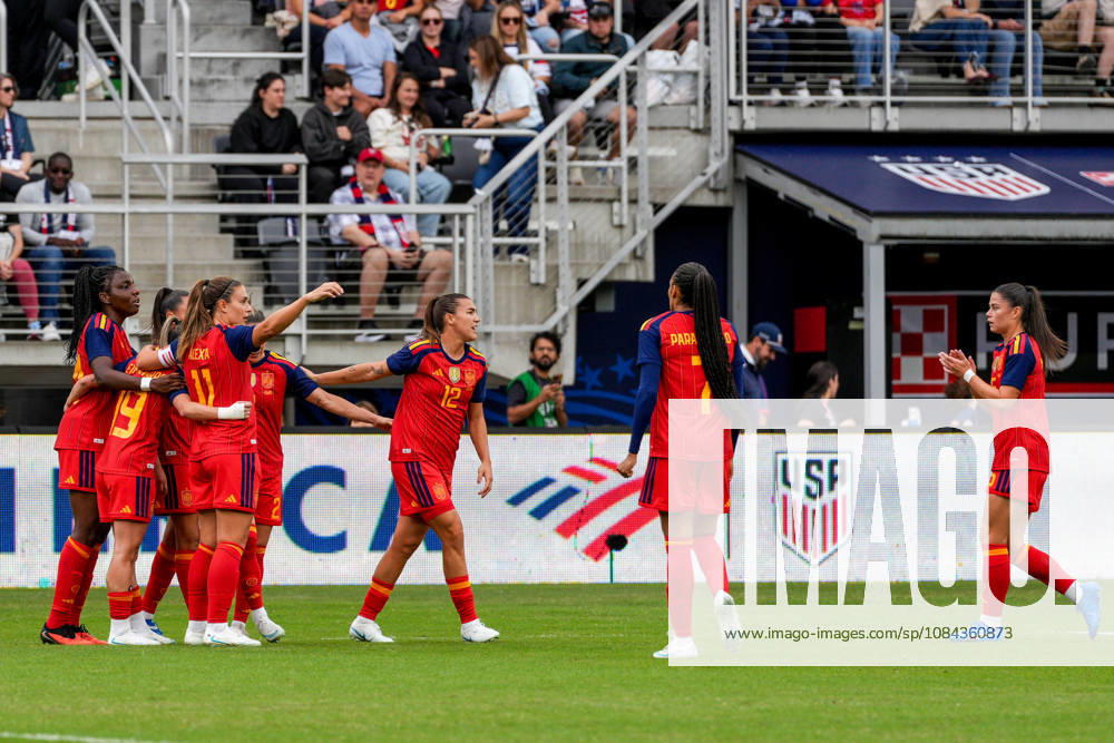 USA v Spain - Women s International Friendly, Länderspiel, Nationalmannschaft WASHINGTON D.C., UNITED STATES - OCTOBER 10: Eva Navarro of Spain celebrates with teammates after scoring a goal during Women s International Friendly football match between USA and Spain at Audi Field Stadium in Washington D.C., United States on October 10, 2026. Hasan Akbas Anadolu District of Columbia United States. Editorial use only. Please get in touch for any other usage.