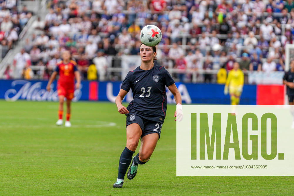 USA v Spain - Women s International Friendly, Länderspiel, Nationalmannschaft WASHINGTON D.C., UNITED STATES - OCTOBER 10: Emily Fox of USA in action during Women s International Friendly football match between USA and Spain at Audi Field Stadium in Washington D.C., United States on October 10, 2026. Hasan Akbas Anadolu District of Columbia United States. Editorial use only. Please get in touch for any other usage.