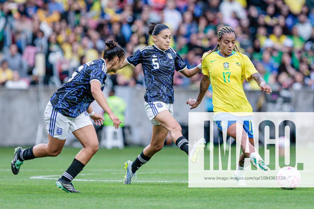 Match between Brazil and Argentina friendly 2026 Porto Alegre (RS), 10 10 2026 - Friendly match Women s national team, Nationalteam Brazil vs Argentina - Vargas and Geyse Lance in the match between Brazil and Argentina, valid for the 2026 friendly match held at the Beira Rio stadium, in the city of Porto Alegre, on the afternoon of this Saturday, October 10, 2026. Credit: Wellington Rosa PHD Press TheNews2.(Foto: Phd Press Thenews2 imago images) SPO