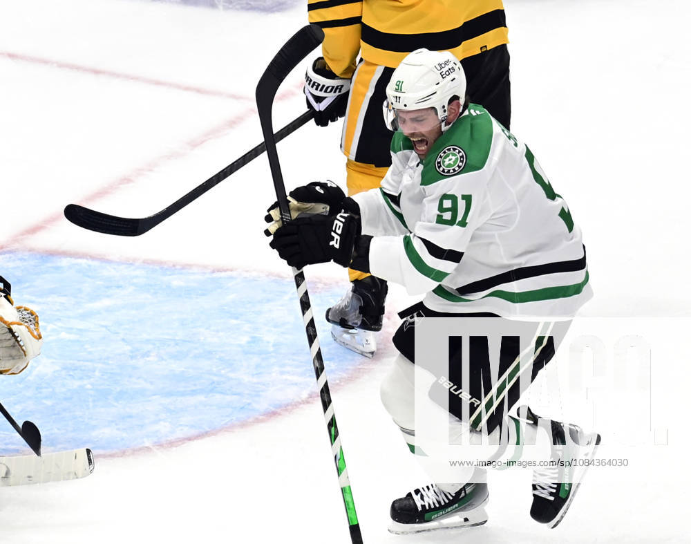 Dallas Stars center Tyler Seguin (91) celebrates his goal that forces overtime with Pittsburgh Penguins at PPG Paints Arena in Pittsburgh on Saturday, October, 10 2026. The Pittsburgh Penguins went on to win 2-1 in a shootout. PIT2026101016 ARCHIExCARPENTER