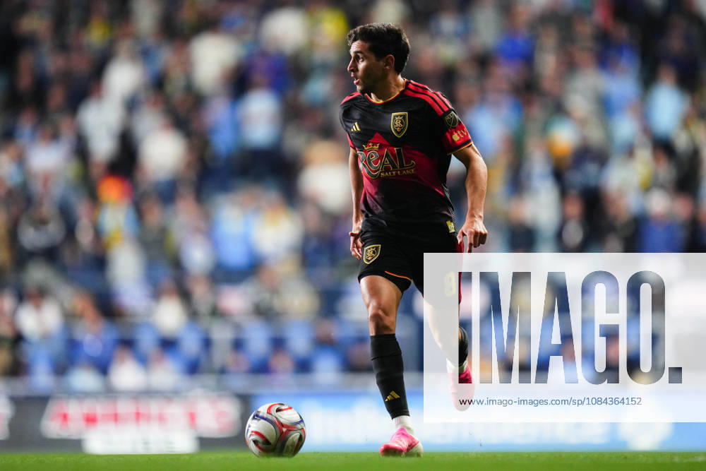 Real Salt Lake Midfielder Juan Manuel Sanabria (8) controls the ball during the second half of an MLS, Fussball Herren, USA match against the Philadelphia Union at Subaru Park in Chester, Pennsylvania. CSM Chester United States of America - ZUMAc04_ 20261010_zma_c04_289