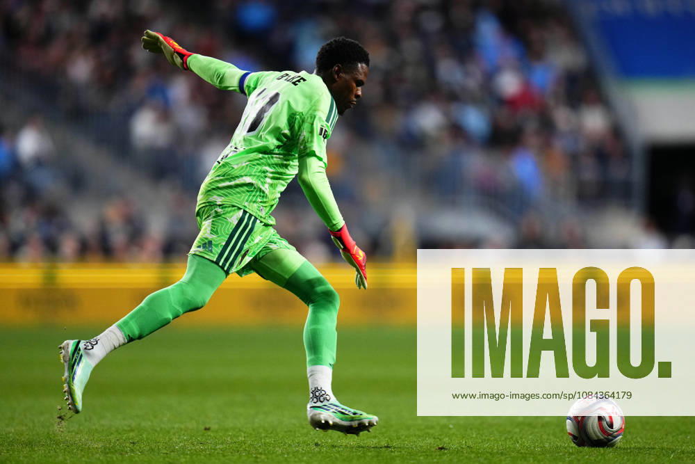 Philadelphia Union Goalie Andre Blake (18) kicks the ball during the second half of an MLS, Fussball Herren, USA match against Real Salt Lake at Subaru Park in Chester, Pennsylvania. CSM Chester United States of America - ZUMAc04_ 20261010_zma_c04_292