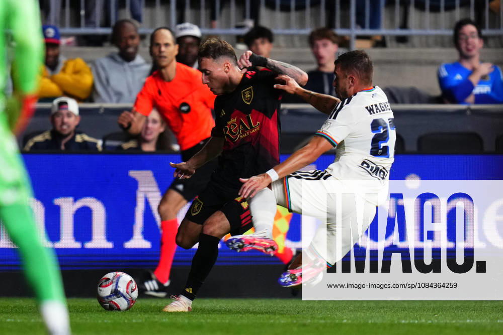 Real Salt Lake Forward Dominik Marczuk (11) and Philadelphia Union Defender Kai Wagner (27) battle for the ball during the second half of an MLS, Fussball Herren, USA match at Subaru Park in Chester, Pennsylvania. CSM MLS 2026: Union Vs Salt Lake OCT 10 - ZUMAc04_ 20261010_zma_c04_312