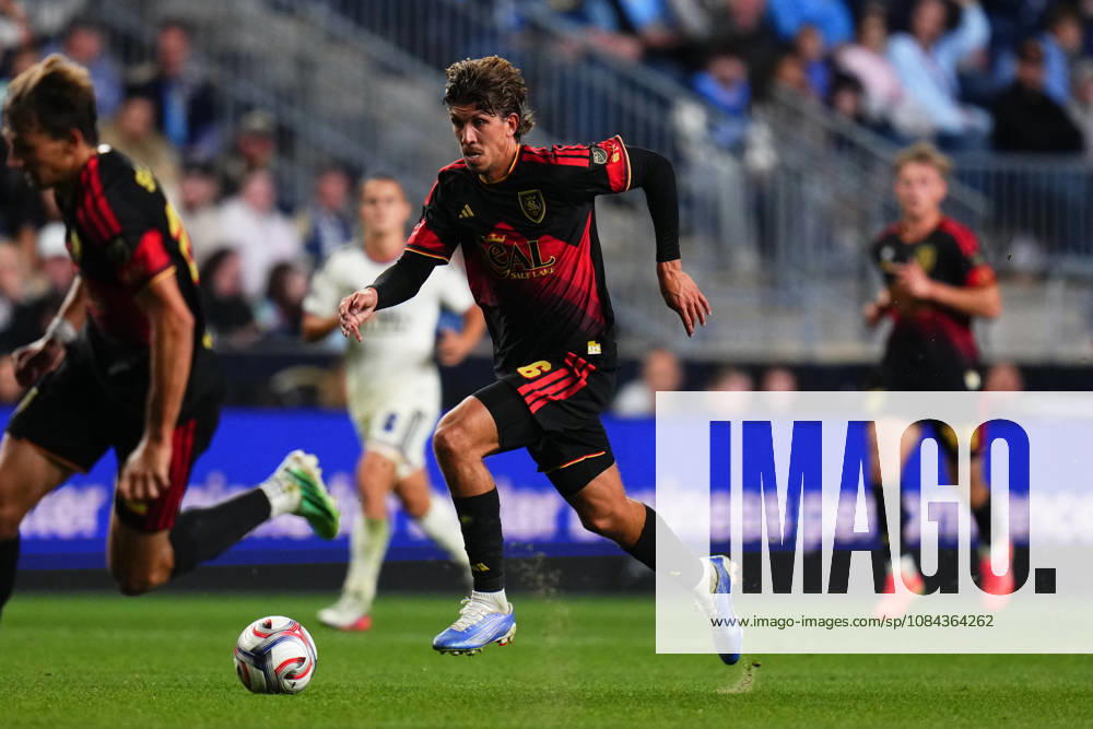 Real Salt Lake Midfielder Stijn Spierings (6) controls the ball during the second half of an MLS, Fussball Herren, USA match against the Philadelphia Union at Subaru Park in Chester, Pennsylvania. CSM MLS 2026: Union Vs Salt Lake OCT 10 - ZUMAc04_ 20261010_zma_c04_314