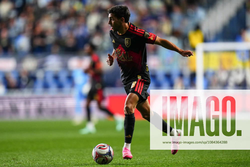 Real Salt Lake Midfielder Juan Manuel Sanabria (8) controls the ball during the second half of an MLS, Fussball Herren, USA match against the Philadelphia Union at Subaru Park in Chester, Pennsylvania. CSM Chester United States of America - ZUMAc04_ 20261010_zma_c04_315