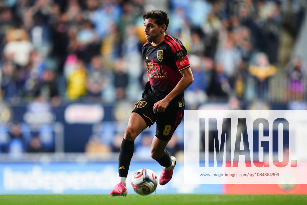 Real Salt Lake Midfielder Juan Manuel Sanabria (8) controls the ball during the second half of an MLS, Fussball Herren, USA match against the Philadelphia Union at Subaru Park in Chester, Pennsylvania. CSM Chester United States of America - ZUMAc04_ 20261010_zma_c04_317