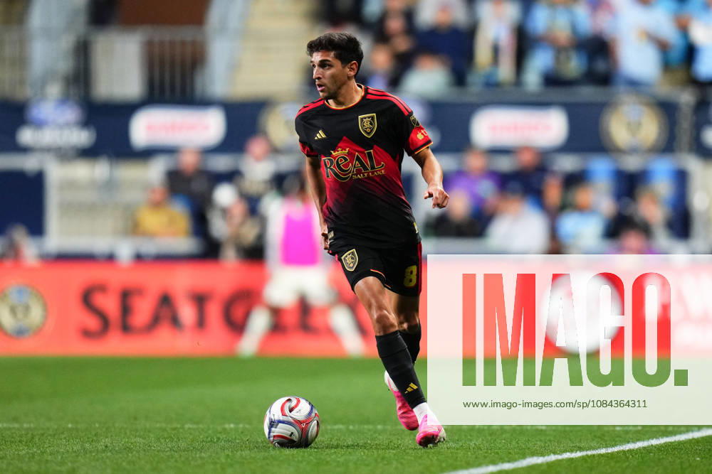 Real Salt Lake Midfielder Juan Manuel Sanabria (8) controls the ball during the second half of an MLS, Fussball Herren, USA match against the Philadelphia Union at Subaru Park in Chester, Pennsylvania. CSM Chester United States of America - ZUMAc04_ 20261010_zma_c04_318