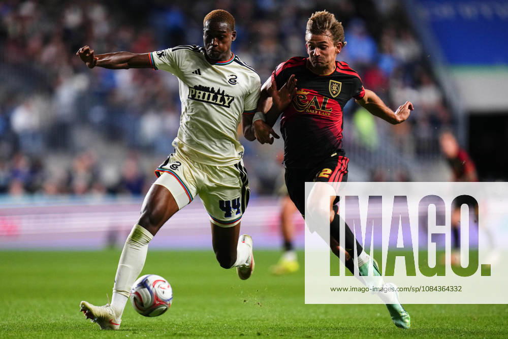 Philadelphia Union Defender Neil Pierre (44) and Real Salt Lake Forward Sergi Solans (22) battle for the ball during the second half of an MLS, Fussball Herren, USA match at Subaru Park in Chester, Pennsylvania. CSM Chester United States of America - ZUMAc04_ 20261010_zma_c04_325