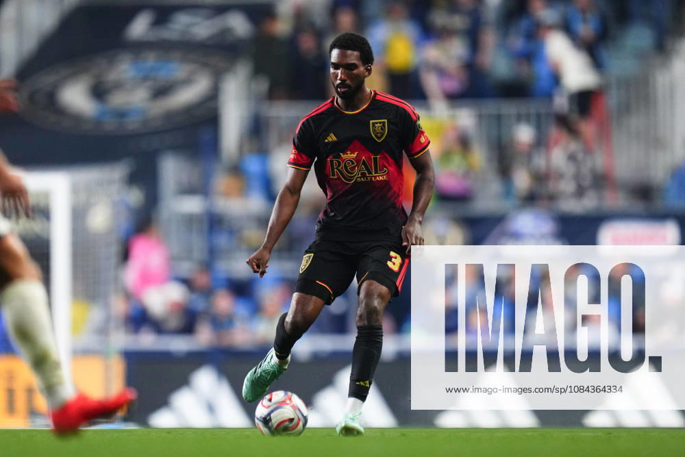 Real Salt Lake Defender Kobi Henry (3) controls the ball during the second half of an MLS, Fussball Herren, USA match against the Philadelphia Union at Subaru Park in Chester, Pennsylvania. CSM Chester United States of America - ZUMAc04_ 20261010_zma_c04_327