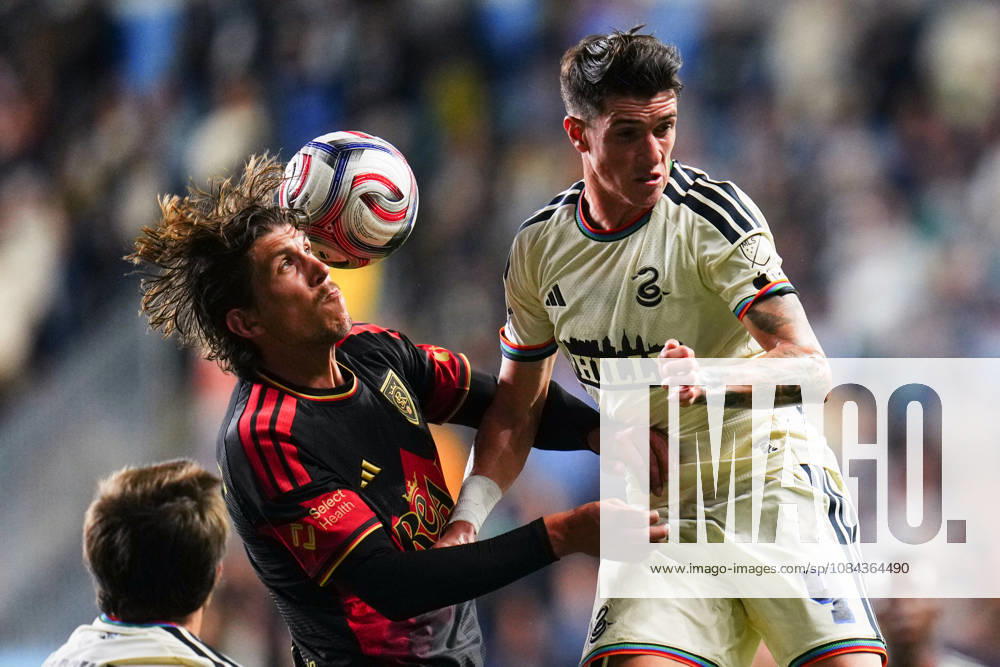 Philadelphia Union Midfielder Jovan Lukic (4) and Real Salt Lake Midfielder Stijn Spierings (6) battle for the ball during the first half of an MLS, Fussball Herren, USA match at Subaru Park in Chester, Pennsylvania. CSM Chester United States of America - ZUMAc04_ 20261010_zma_c04_342