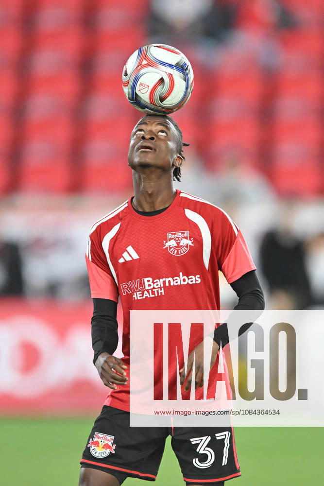 Harrison, New Jersey United States of America. 10 Oct, 2026. New York Red Bulls forward MOHAMMED SOFO (37) in action at Sports Illustrated Stadium New York defeats San Diego 4 to 1. Credit: , Jr. Zuma Press Harrison United States of America - ZUMAa301 20261010_aaf_a301_008