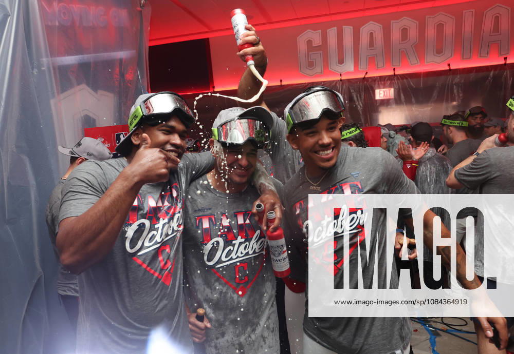 Cleveland Guardians players celebrate after the Guardians defeated the Chicago White Sox 2-0 in the final game of their MLB, Baseball Herren, USA American League Division Series at Progressive Field in Cleveland, Ohio, on Saturday, October 10, 2026. The Guardians advance to play the Tampa Bay Rays in the American League Championship Series. CLE20261010749 AARONxJOSEFCZYK