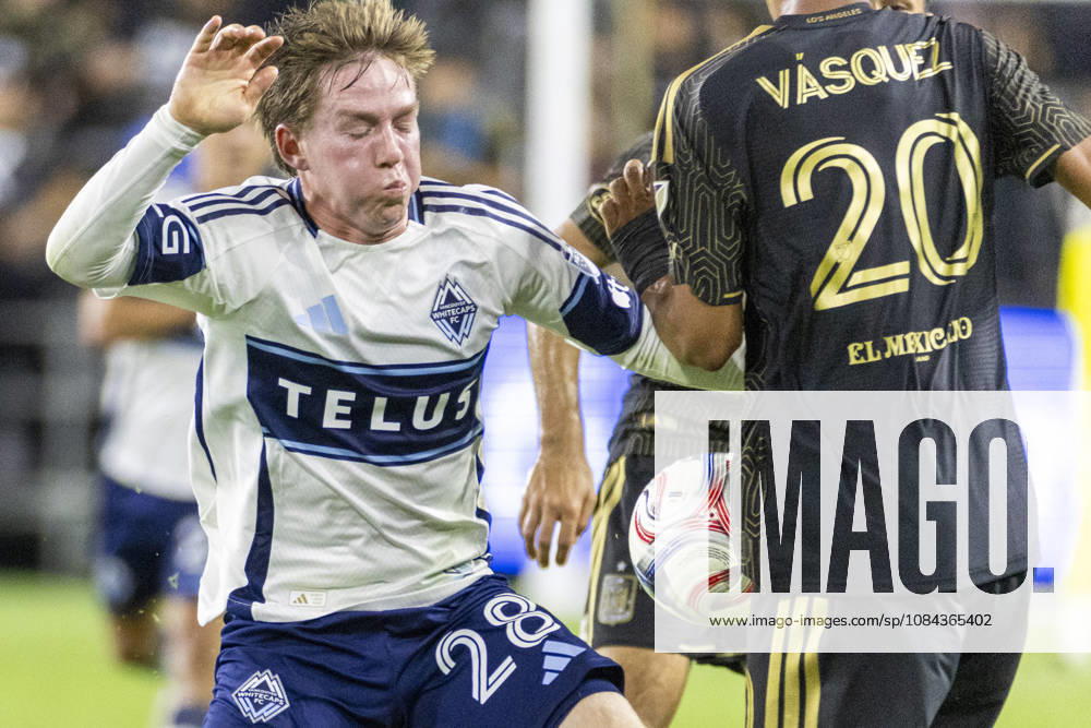 Vancouver Whitecaps left wing back Tate Johnson (28) and Los Angeles FC defensive midfielder Sergio Vasquez (20) vie for the ball during a MLS, Fussball Herren, USA soccer game on Saturday, Oct. 10, 2026 in Los Angeles. Los Angeles USA - ZUMAc68_ 20261010_zaf_c68_029