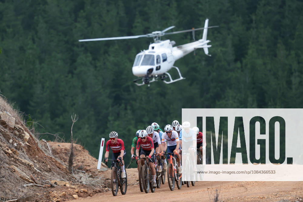 2026 UCI Gravel World Championships Picture by James Raison SWpix.com - 11 10 2026 - Cycling - 2026 UCI Gravel World Championships - Nannup, Western Australia, Australia - Mens Elite - The chasing group, Helicopter, Denmark