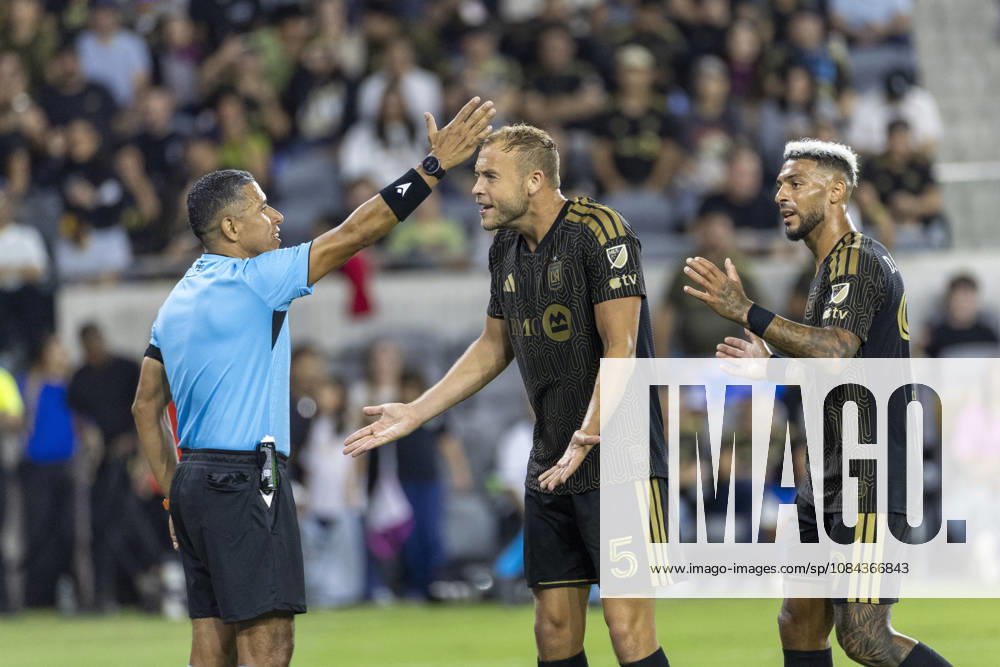 Los Angeles FC centre back Ryan Porteous (5) and striker Denis Bouanga (99) complaint a call during a MLS, Fussball Herren, USA soccer game against the Vancouver Whitecaps on Saturday, Oct. 10, 2026 in Los Angeles. Los Angeles USA - ZUMAc68_ 20261010_zaf_c68_058