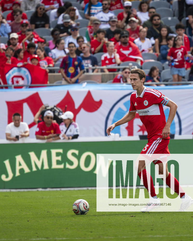 Chicago Fire FC V New York City FC - MLS, Fussball Herren, USA - October 10, 2026 Jack Elliott ( 3) of Chicago Fire FC is in action during the match between Chicago Fire FC and New York City FC at Soldier Field Stadium in Chicago, United States, on October 10, 2026. Chicago IL United States