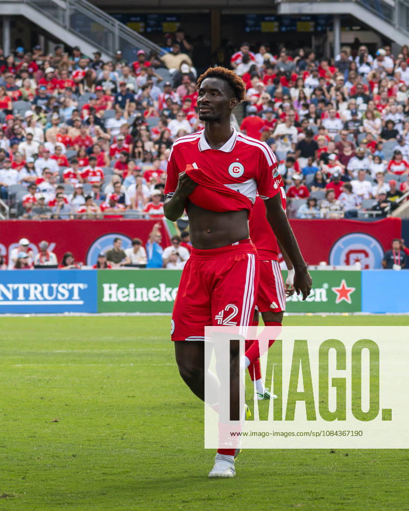 Chicago Fire FC V New York City FC - MLS, Fussball Herren, USA - October 10, 2026 Dje D Avilla ( 42) of Chicago Fire FC walks off the field after receiving a second yellow card for a tackle on James Sands ( 6) of New York City FC during the match between Chicago Fire FC and New York City FC at Soldier Field Stadium in Chicago, United States, on October 10, 2026. Chicago IL United States