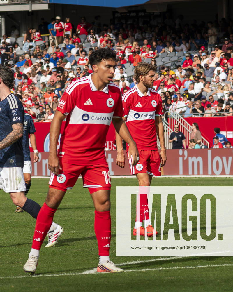 Chicago Fire FC V New York City FC - MLS, Fussball Herren, USA - October 10, 2026 Johan Gomez ( 18) of Chicago Fire FC presses the goalkeeper during the match between Chicago Fire FC and New York City FC at Soldier Field Stadium in Chicago, United States, on October 10, 2026. Chicago IL United States
