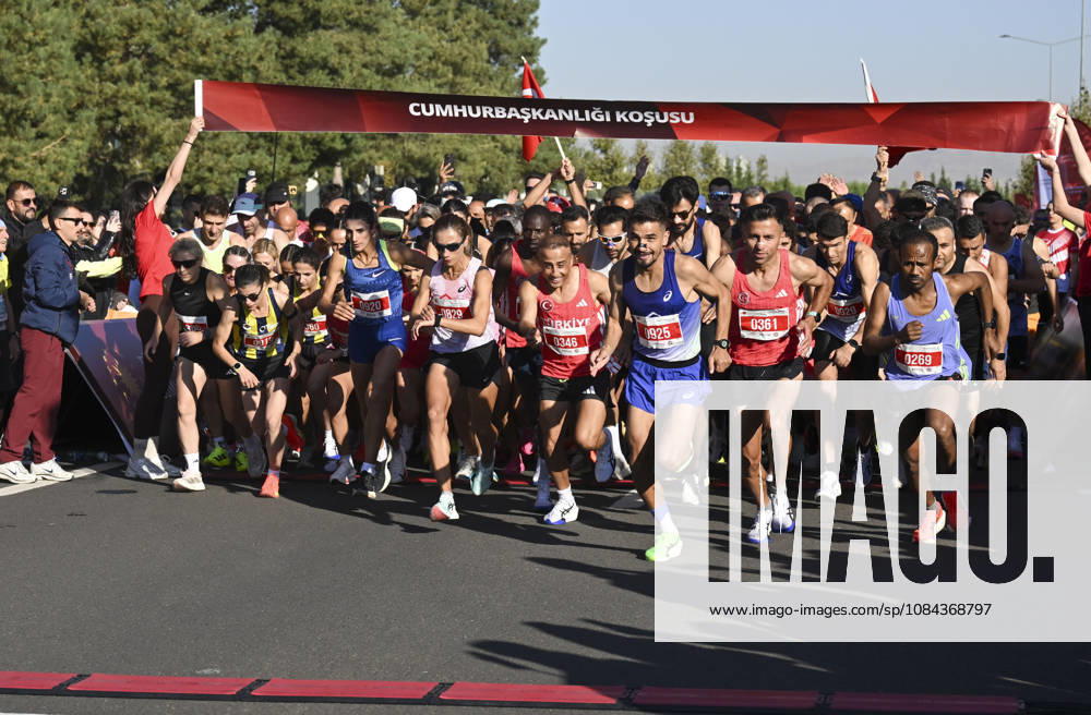Presidential Run in Ankara ANKARA, TURKIYE - OCTOBER 11: Athletes compete during the Presidential Run, organized by the Turkish Athletics Federation in Ankara, Turkiye, on October 11, 2026. Utku Ucrak Anadolu Ankara Turkey. Editorial use only. Please get in touch for any other usage.