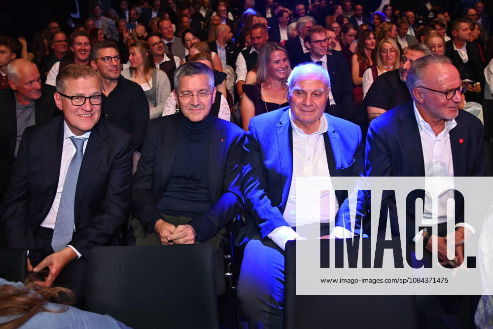 V.li:Jan Christian DREESEN (Vorstandsvorsitzender FCB),Herbert HAINER (Praesident Bayern Muenchen),Uli HOENESS (Höness,Ehrenpraesident Bayern Muenchen), Karl Heinz RUMMENIGGE, (ehemaliger Vorstandsvorsitzender) Bayerischer Sportpreis 2026 in der BMW Welt, Roter Teppich,Red Carpet am 10.10.2026