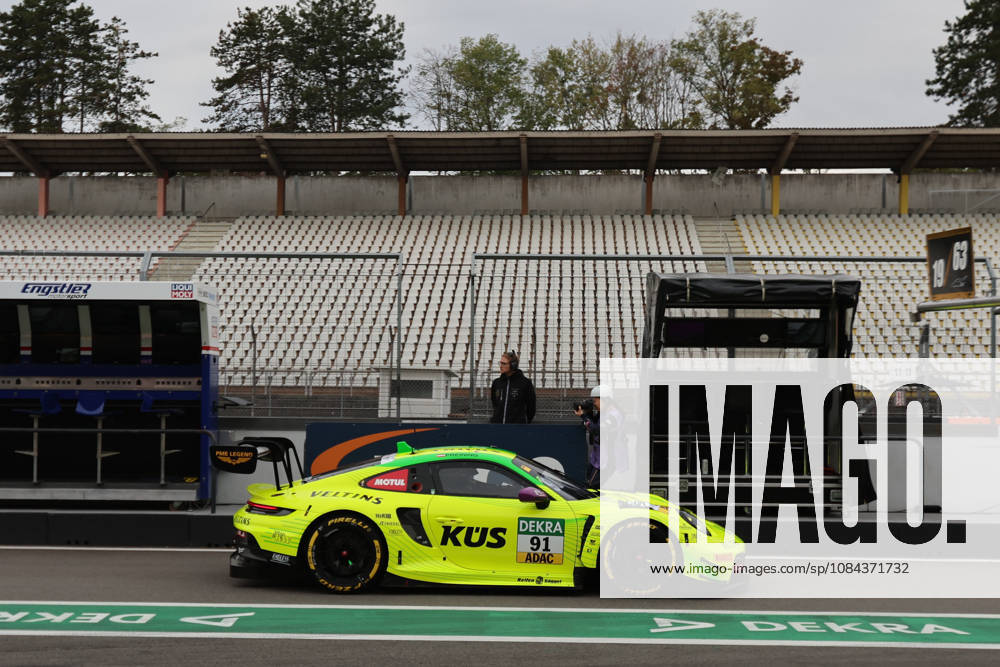 Hockenheim, Deutschland 09.- 11. Oktober 2026: DTM - 2026 - Saisonfinale - Hockenheimring - Sonntag Qualifikation 2 Im Bild: Thomas Preining (GER 91) in der Boxengasse Pitlane Hockenheimring Baden Württemberg