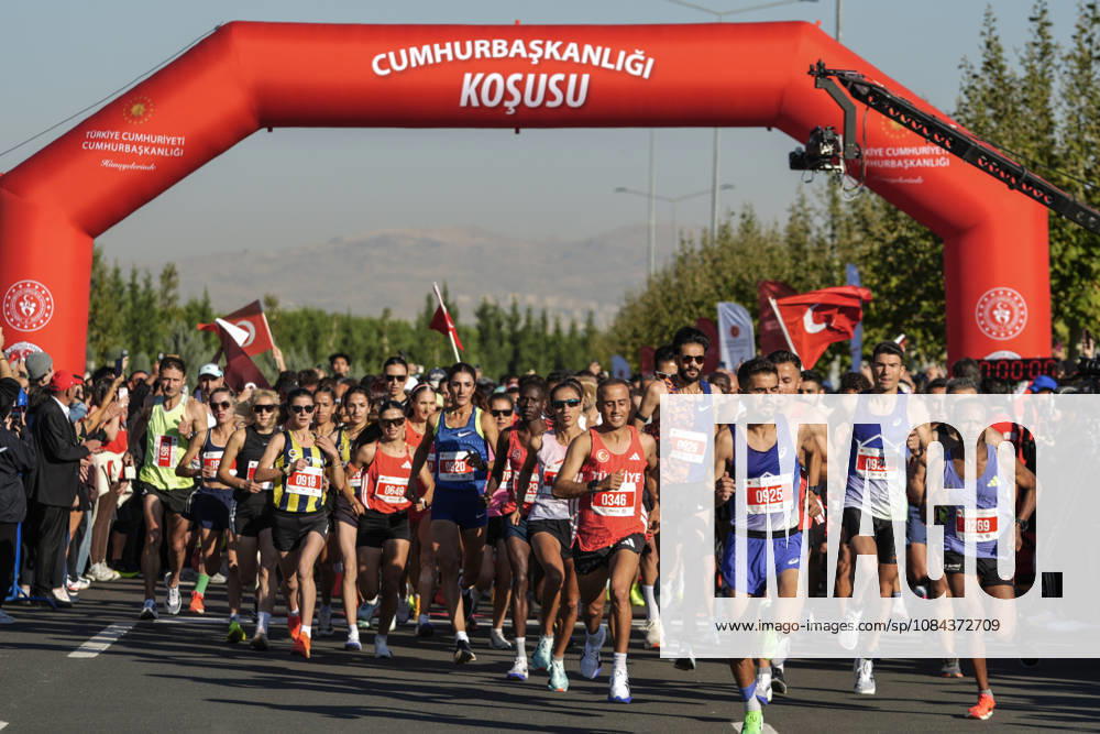 Presidential Run in Ankara ANKARA, TURKIYE - OCTOBER 11: Participants take part in the Presidential Run, organized by the Turkish Athletics Federation, in Ankara, Turkiye, on October 11, 2026. Osmancan Gurdogan Anadolu Ankara Turkey. Editorial use only. Please get in touch for any other usage.