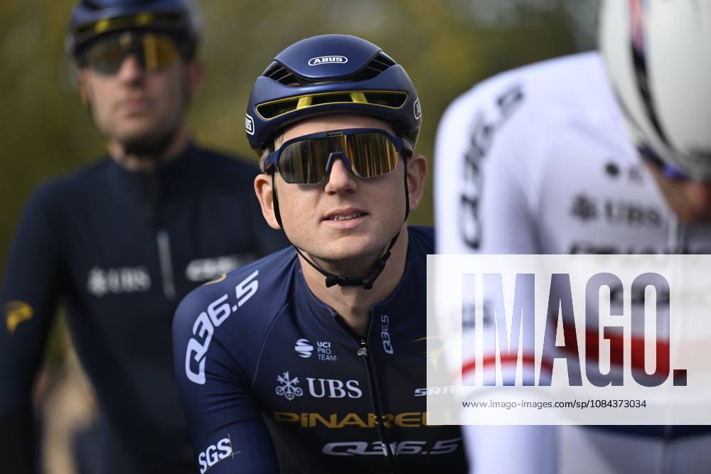 Paris Tours 2026 Cycling Race TOURS, FRANCE - OCTOBER 11 : De Gendt Aime (BEL) of Pinarello - Q36.5 Pro Cycling Team during the 120th edition of Paris Tours an UCI ProSeries 1.Pro one day cycling road race for Men Elite of 216.2 km with start in Chartres and finish in Tours on October 11, 2026 in Tours, France, 11 10 2026 ( Motordriver Guy De Vuyst - Tours France