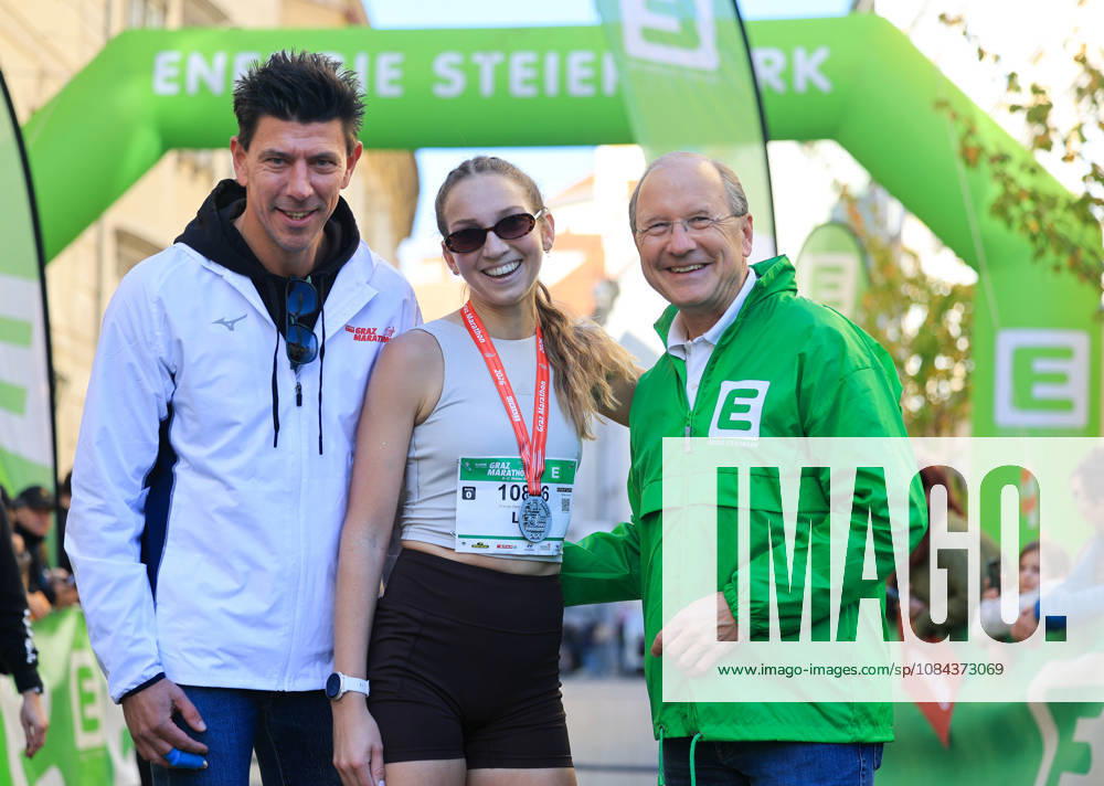 RUNNING - Graz Marathon 2026 GRAZ,AUSTRIA,11.OCT.26 - RUNNING - Graz Marathon. Image shows Andreas Prueckler (Kleine Zeitung), Lisa Kumpitsch and Urs Harnik-Lauris (Energie Steiermark). GEPAxpictures xWolfgangxGrebien