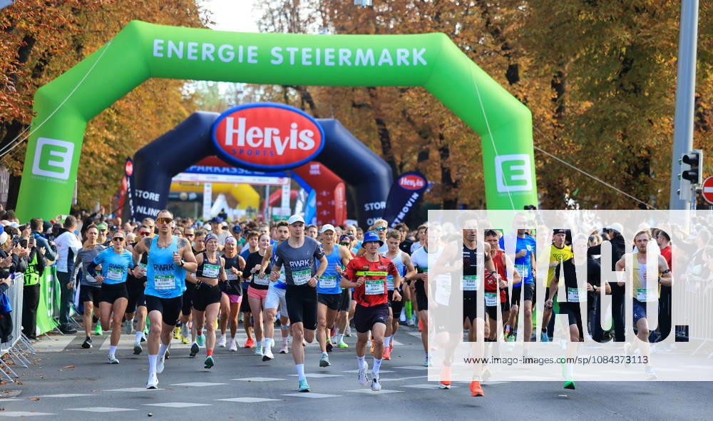 RUNNING - Graz Marathon 2026 GRAZ,AUSTRIA,11.OCT.26 - RUNNING - Graz Marathon. Image shows start of the 10km run . GEPAxpictures xWolfgangxGrebien