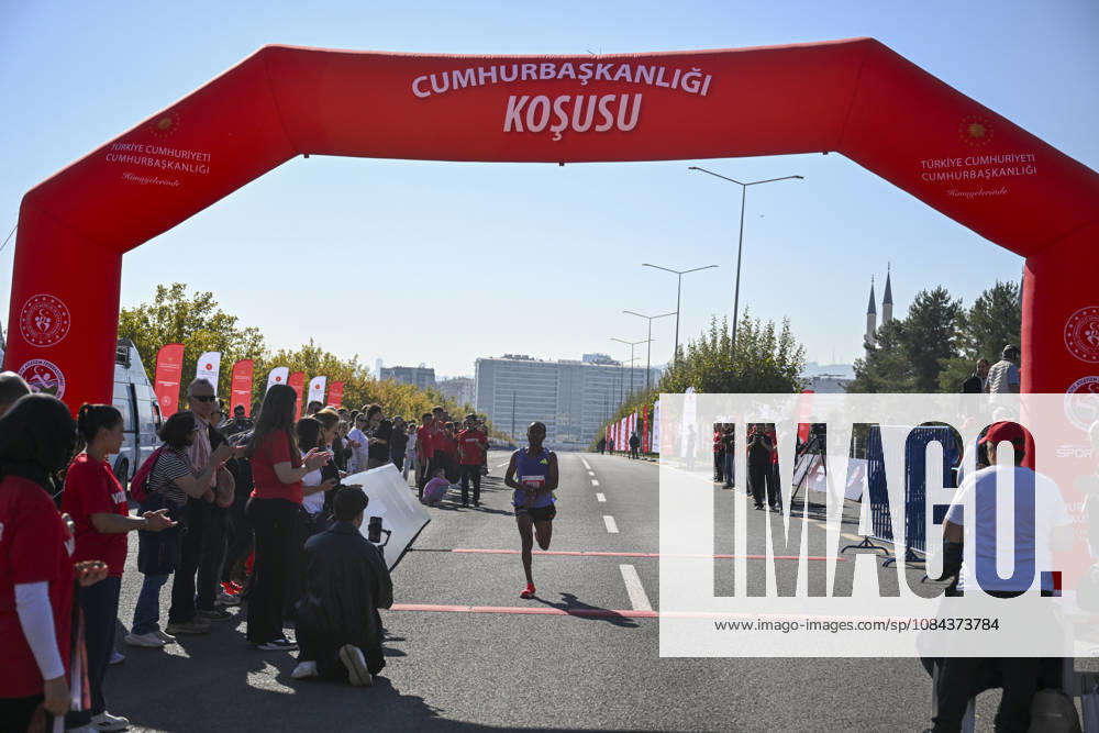 Presidential Run in Ankara ANKARA, TURKIYE - OCTOBER 11: Participants take part in the Presidential Run, organized by the Turkish Athletics Federation, in Ankara, Turkiye, on October 11, 2026. Utku Ucrak Anadolu Ankara Turkey. Editorial use only. Please get in touch for any other usage.