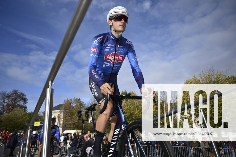 Paris Tours 2026 Cycling Race TOURS, FRANCE - OCTOBER 11 : Goossens Simon (BEL) of Alpecin - Premier Tech during the 120th edition of Paris Tours an UCI ProSeries 1.Pro one day cycling road race for Men Elite of 216.2 km with start in Chartres and finish in Tours on October 11, 2026 in Tours, France, 11 10 2026 ( Motordriver Guy De Vuyst - Tours France