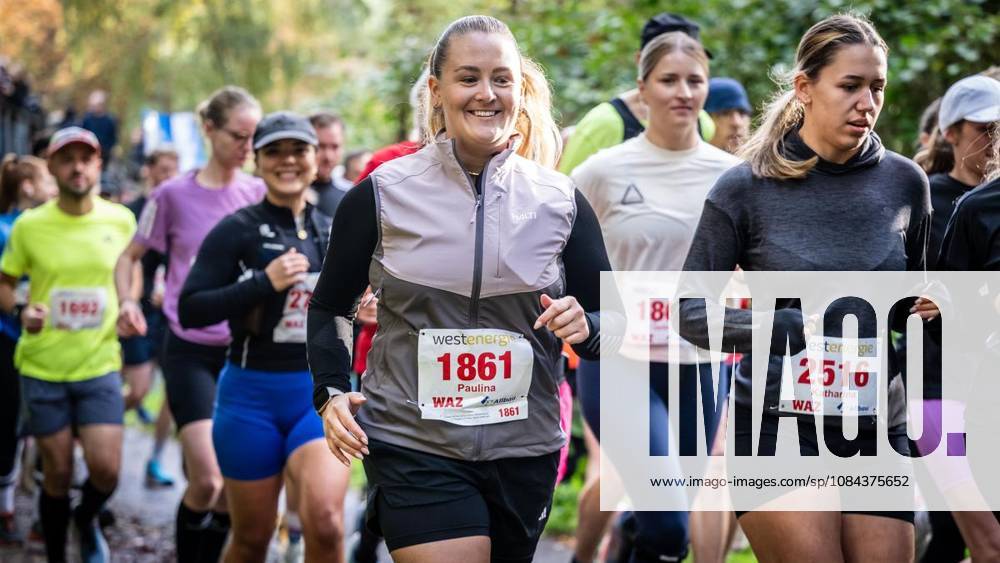 Rund 1800 Läufer begeben sich am Sonntagmorgen, 11.10.2026, im Rahmenprogramm des Mararthons am Baldeneysee auf eine gut 18 Kilometer lange Seerunde. Deutschland NRW Essen