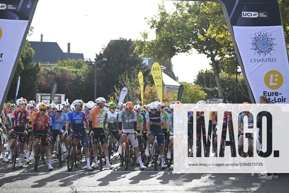 Paris Tours 2026 Cycling Race TOURS, FRANCE - OCTOBER 11 : illustration picture of the riders at the start during the 120th edition of Paris Tours an UCI ProSeries 1.Pro one day cycling road race for Men Elite of 216.2 km with start in Chartres and finish in Tours on October 11, 2026 in Tours, France, 11 10 2026 ( Motordriver Guy De Vuyst - Tours France