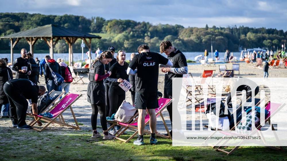 Rund 1800 Läufer begeben sich am Sonntagmorgen, 11.10.2026, im Rahmenprogramm des Mararthons am Baldeneysee auf eine gut 18 Kilometer lange Seerunde. Deutschland NRW Essen