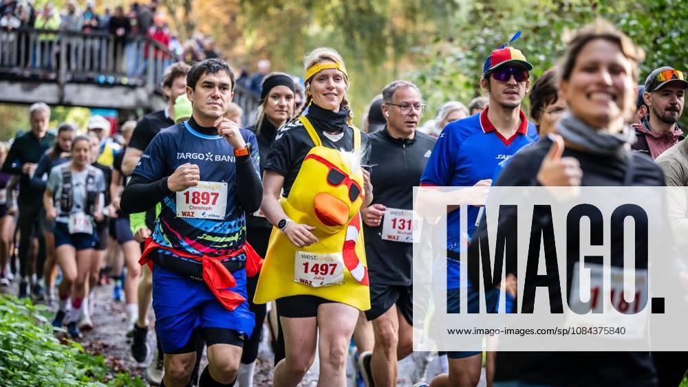 Rund 1800 Läufer begeben sich am Sonntagmorgen, 11.10.2026, im Rahmenprogramm des Mararthons am Baldeneysee auf eine gut 18 Kilometer lange Seerunde. Deutschland NRW Essen