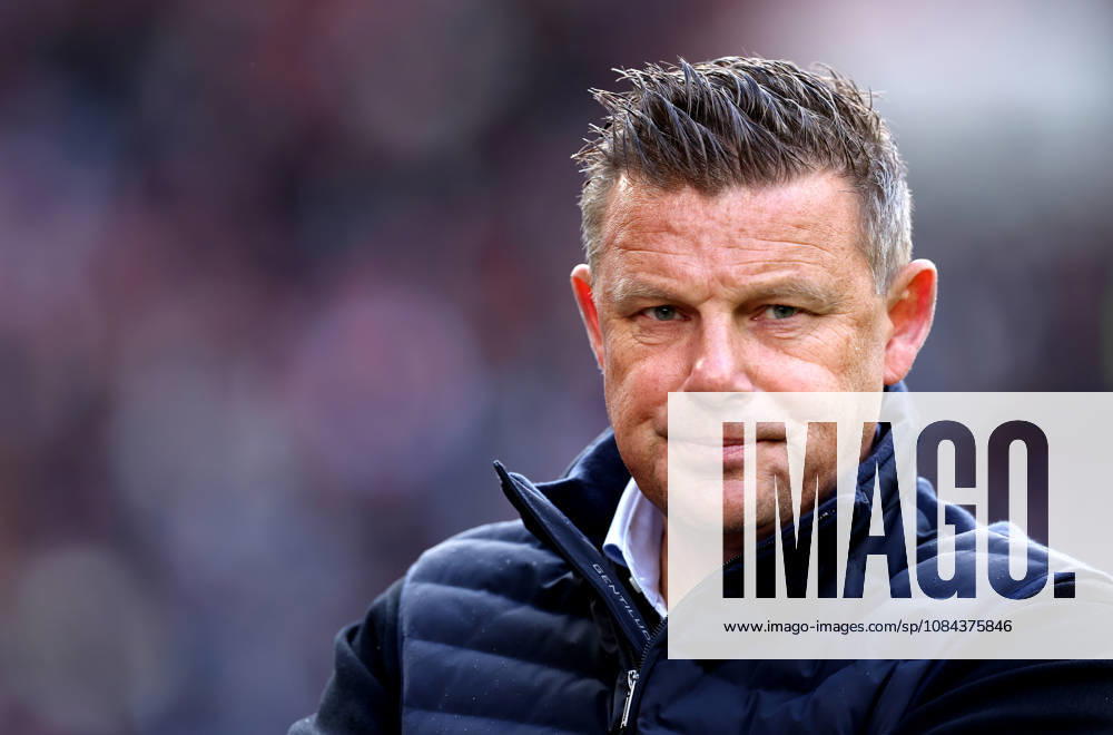 UTRECHT - Willem II coach John Stegeman during the Vriendenloterij Eredivisie match between FC Utrecht and Willem II at Stadion Galgenwaard on 11 October 2026 in Utrecht, Nederland. PETER LOUS EYE4IMAGES DeFodi Images -