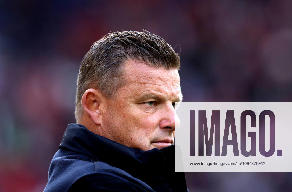 UTRECHT - Willem II coach John Stegeman during the Vriendenloterij Eredivisie match between FC Utrecht and Willem II at Stadion Galgenwaard on 11 oktober 2026 in Utrecht, Nederland. PETER LOUS EYE4IMAGES DeFodi Images -