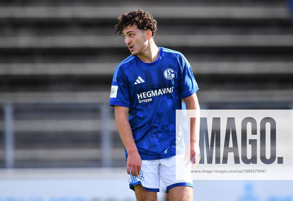 Fußball U19 DFB-Nachwuchsliga - Vorrunde Gruppe H 7.SPIELTAG: Schalke 04 U19 - Fortuna Düsseldorf U19 am 11.10.2026 im Parkstadion in Gelsenkirchen Cem Jamey Tasdelen ( Schalke 04 U19 ) Deutschland Nordrhein-Westfalen Gelsenkirchen