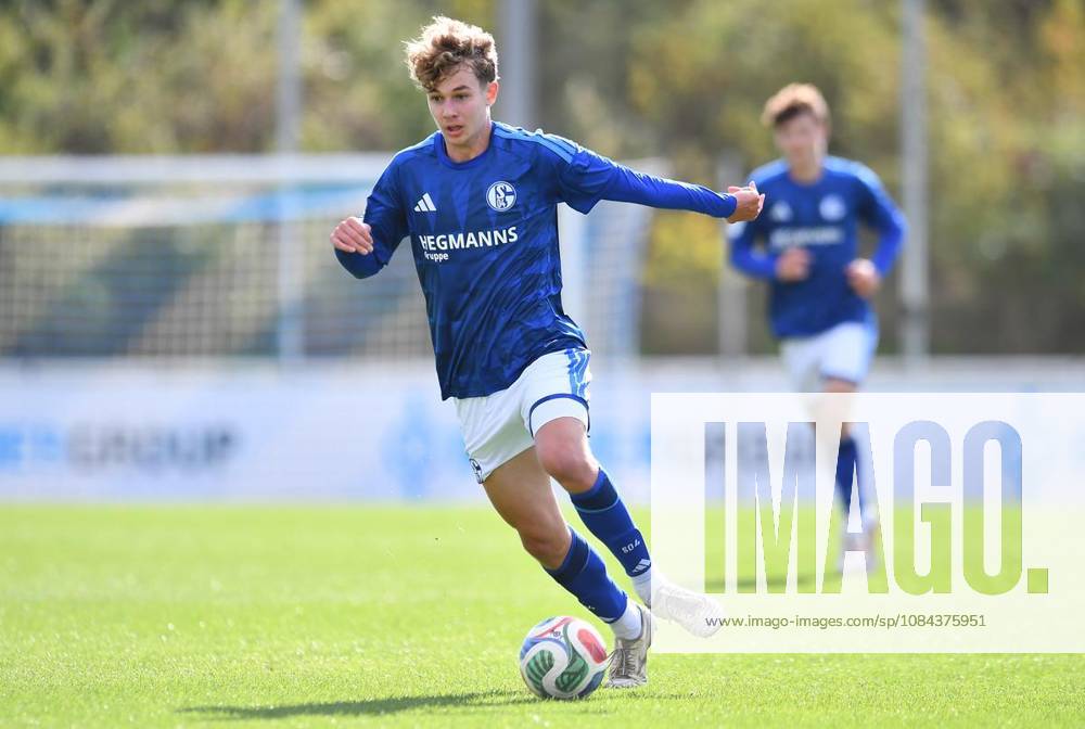 Fußball U19 DFB-Nachwuchsliga - Vorrunde Gruppe H 7.SPIELTAG: Schalke 04 U19 - Fortuna Düsseldorf U19 am 11.10.2026 im Parkstadion in Gelsenkirchen Noah Timur Candir ( Schalke 04 U19 ) Deutschland Nordrhein-Westfalen Gelsenkirchen