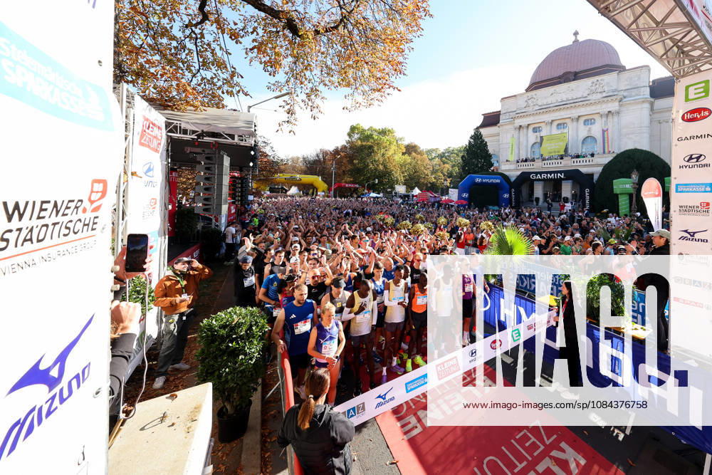 RUNNING - Graz Marathon 2026 GRAZ,AUSTRIA,11.OCT.26 - RUNNING - Graz Marathon. Image shows athletes at the start. GEPAxpictures Klansek