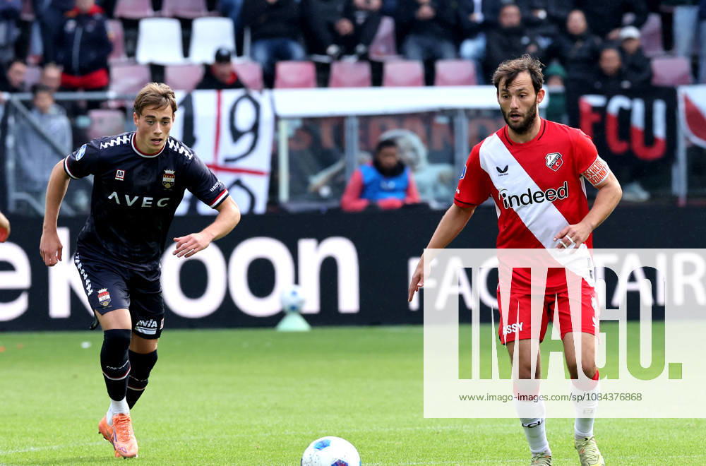 UTRECHT - FC Utrecht midfielder Joris van Overeem with Willem II midfielder Uriel van Aalst U during the Vriendenloterij Eredivisie match between FC Utrecht and Willem II at Stadion Galgenwaard on 11 October 2026 in Utrecht, Nederland. PETER LOUS EYE4IMAGES DeFodi Images -