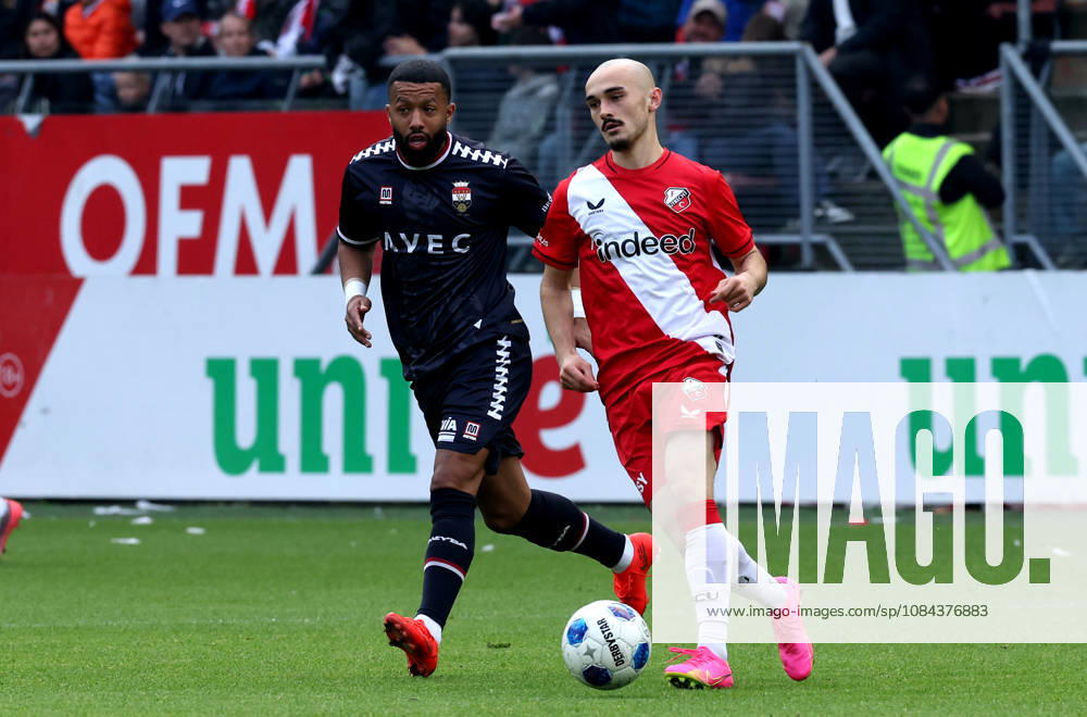 UTRECHT - FC Utrecht forward Marius Broholm with Willem II midfielder Tonny Vilhena during the Vriendenloterij Eredivisie match between FC Utrecht and Willem II at Stadion Galgenwaard on 11 October 2026 in Utrecht, Nederland. PETER LOUS EYE4IMAGES DeFodi Images -