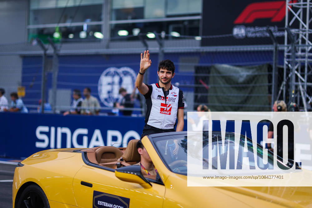 F1 - SINGAPORE GRAND PRIX 2026 drivers parade OCON Esteban (fra), TGR Haas F1 Team VF-26, portrait during the 2026 Formula 1 Singapore Grand Prix, 17th round of the 2026 Formula One World Championship, WM, Weltmeisterschaft from October 9 to 11, 2026 on the Marina Bay Street Circuit, in Singapore, Singapore - SingaporeSingapore