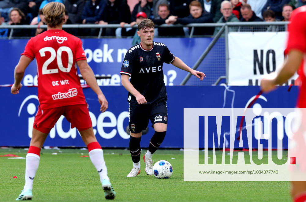 UTRECHT - Willem II defender Maxim Dekker during the Vriendenloterij Eredivisie match between FC Utrecht and Willem II at Stadion Galgenwaard on 11 oktober 2026 in Utrecht, Nederland. PETER LOUS EYE4IMAGES DeFodi Images -