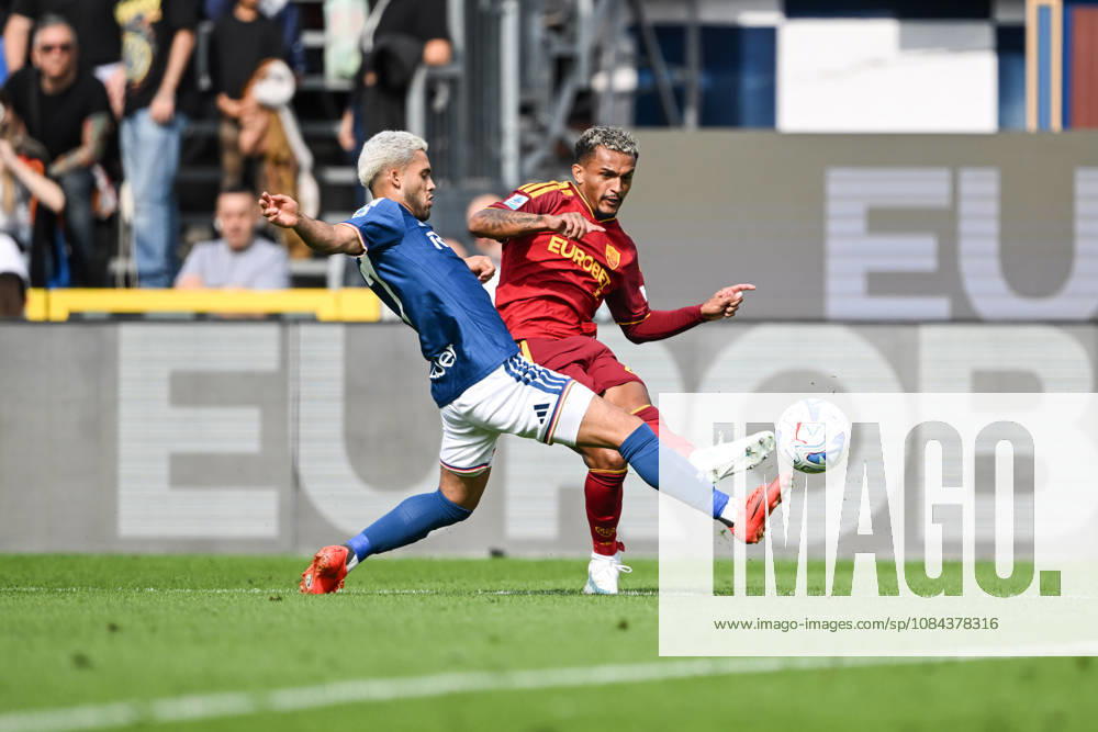 Wesley of AS Roma in action during the Serie A soccer match between Como Calcio and AS Roma at the Giuseppe Sinigaglia stadium in Como, north Italy - October 11, 2026 - Soccer.
