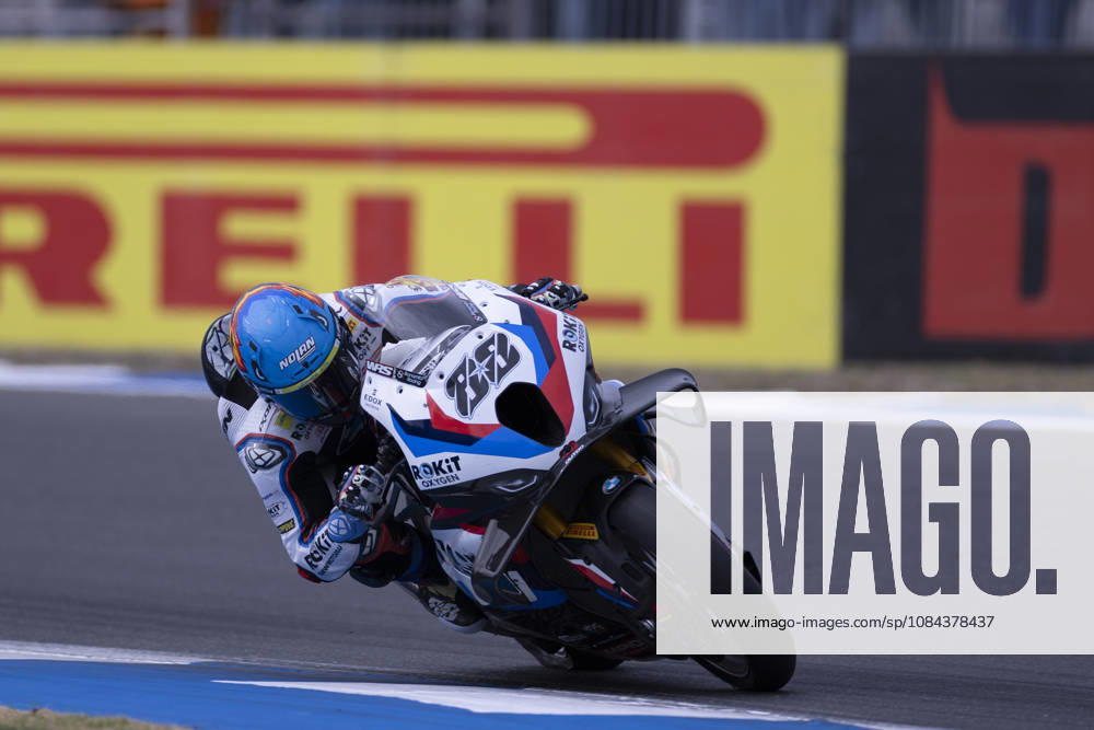 ESTORIL, PORTUGAL - OCTOBER 11: Miguel Oliveira of Portugal and Rokit BMW Motored WorldSBK Team competes during the Superpole Race during day three of the World Superbikes Estoril Round at Circuito Estoril on October 11, 2026 in Estoril, Portugal Cascais Portugal - ZUMAl192 20261011_zsp_l192_012