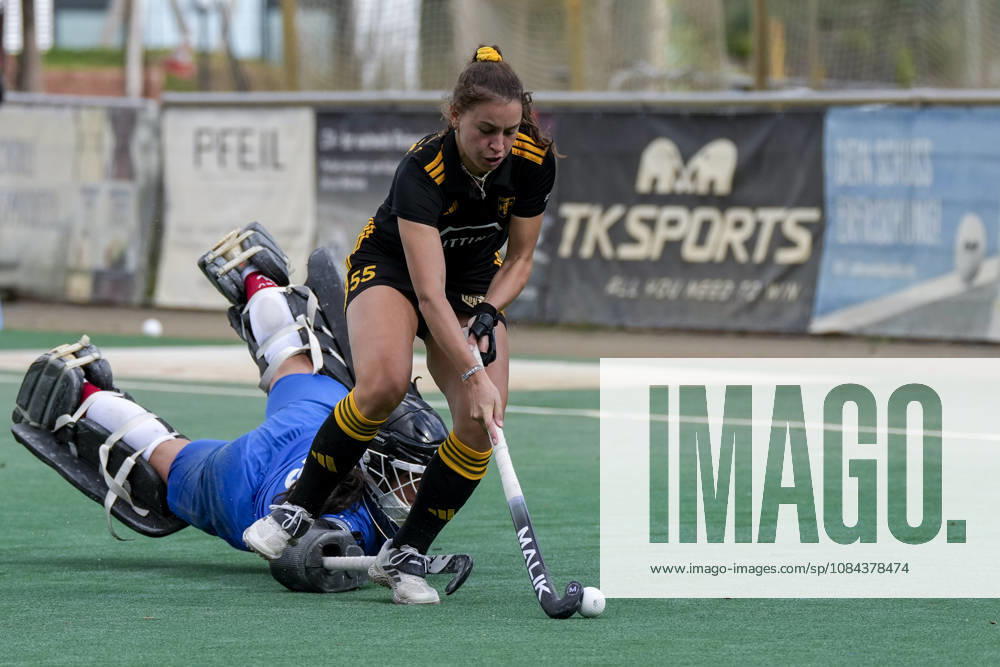 V.li.: Jana Martinez (Torhüterin, Torwart, TSVMH, 29) muss Isabel von Gersum (HTHC, 55) passieren lassen, erzielt das Tor zum 11:12 Endstand n.P. , Treffer, Torerfolg, Highlight, Action, Aktion, Spielszene, Penalty shoot-out, Penaltyschießen, Shootout, Entscheidung, 11.10.2026, Mannheim (Deutschland), Hockey, 1. Bundesliga, Damen, TSV Mannheim - Harvestehuder THC